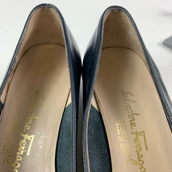 Sold! Salvatore Ferragamo Vara Pump Blue Shoes - Picture 7 of 10